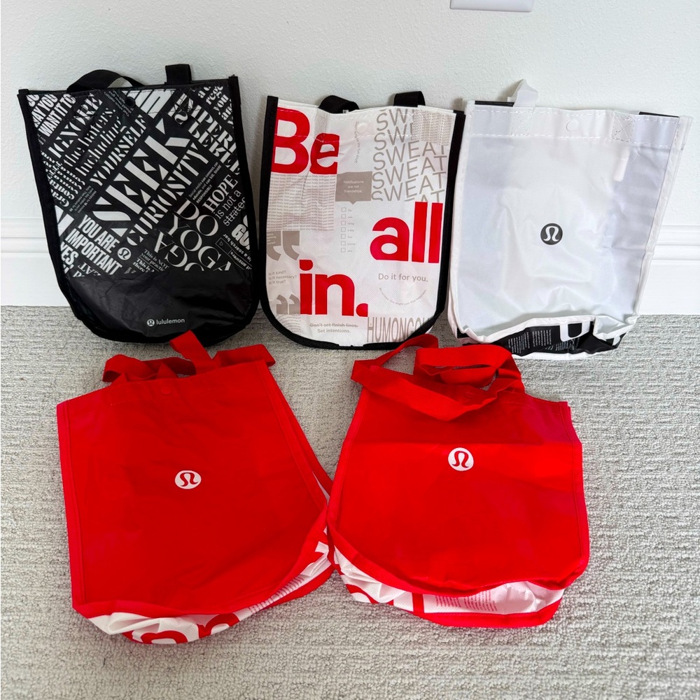 Set of 5 mini lululemon reusable bags